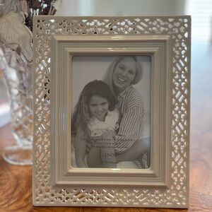 Lenox Matelasse Ceramic Picture Frame